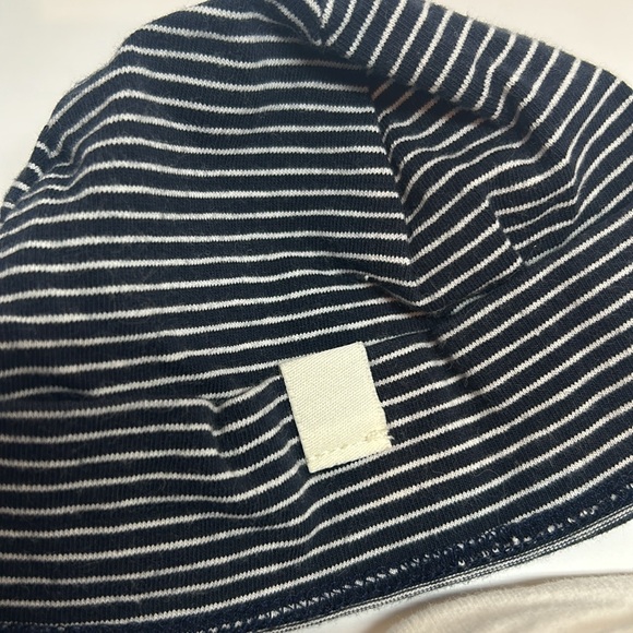 Striped Kids Beanie Set - Black and White - Picture 4 of 4